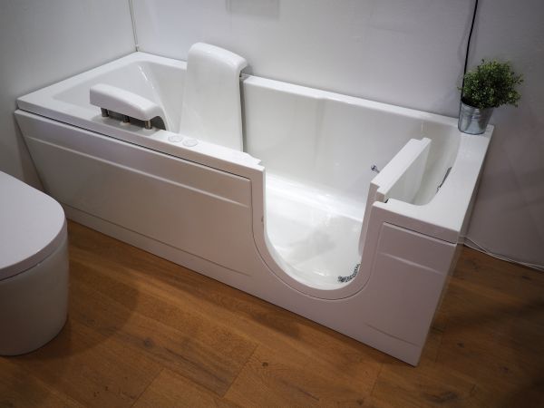 Cost of Walk In Tub Repair in Auburn